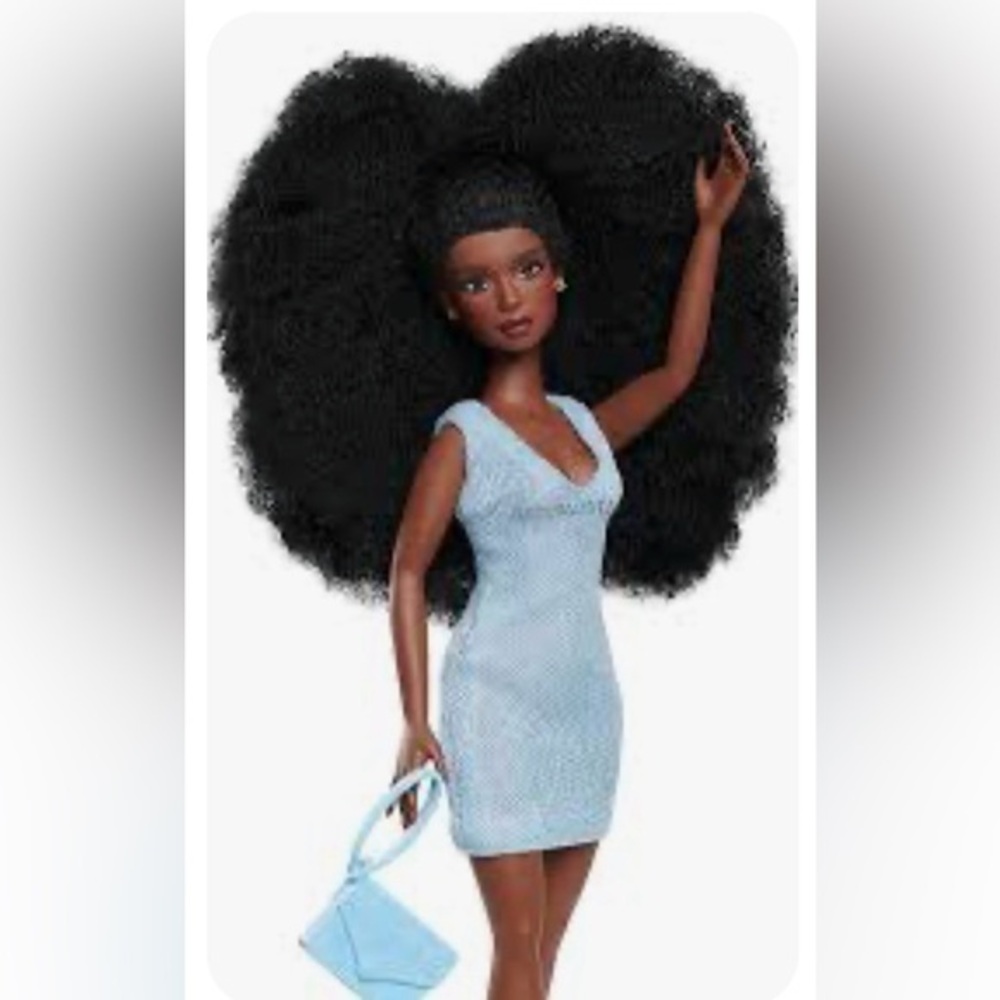 New Naturalistas “Liya” beautiful natural African American doll New in box